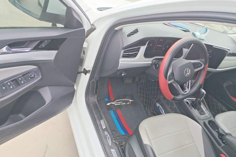 Used Volkswagen Bora 2023 200TSI DSG YueXing PRO Edition Driver Seat