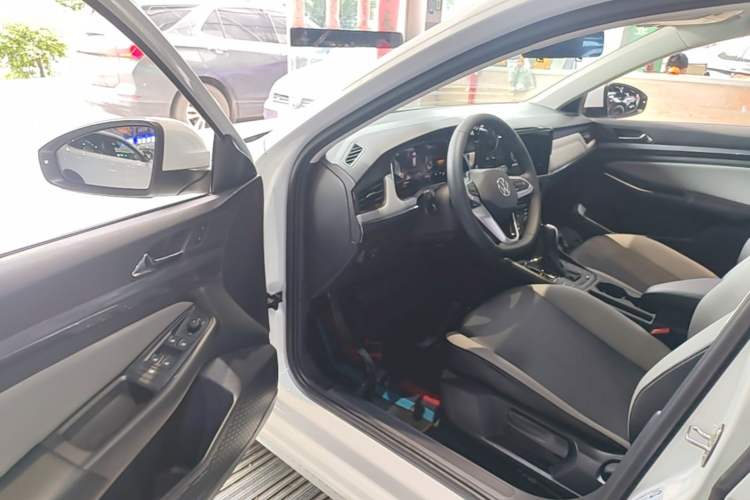 Used Volkswagen Bora 2023 1.5L Automatic Changer Limited Edition Driver Seat