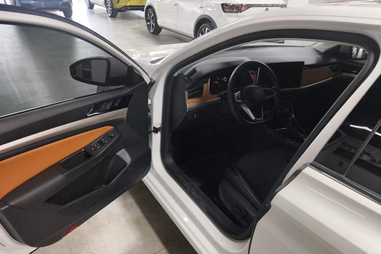 Used Volkswagen Bora 2023 200TSI DSG YueXing PRO Edition Driver Seat