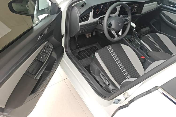 Used Volkswagen Bora 2023 1.5L Automatic Changer Limited Edition Driver Seat