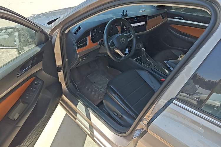 Used Volkswagen Bora 2023 200TSI DSG YueXing PRO Edition Driver Seat