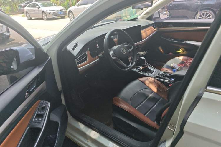 Used Volkswagen Bora 2023 200TSI DSG SmartDrive PRO Edition Driver Seat