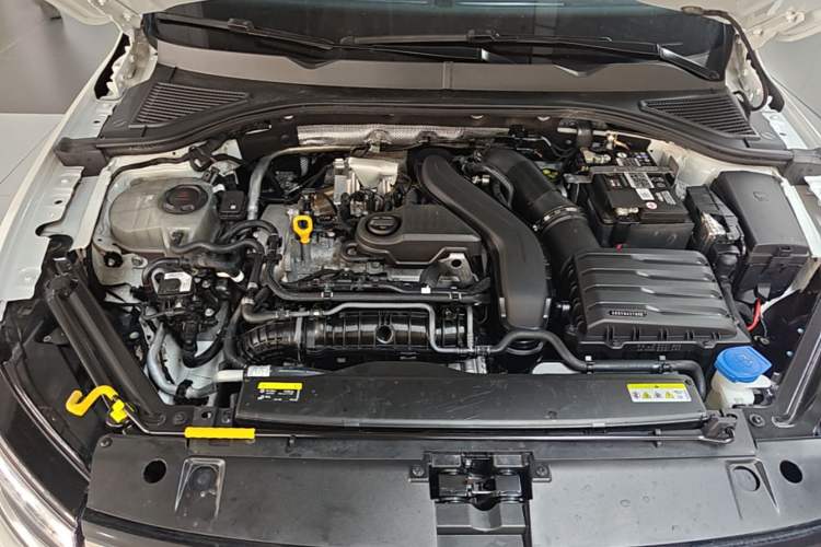 Used Volkswagen Bora 2023 300TSI DSG Prestige Edition Engine Bay
