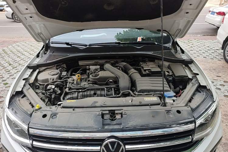 Used Volkswagen Bora 2023 300TSI DSG Prestige Edition Engine Bay