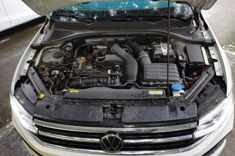 Used Volkswagen Bora 2023 300TSI DSG Prestige Edition Engine Bay