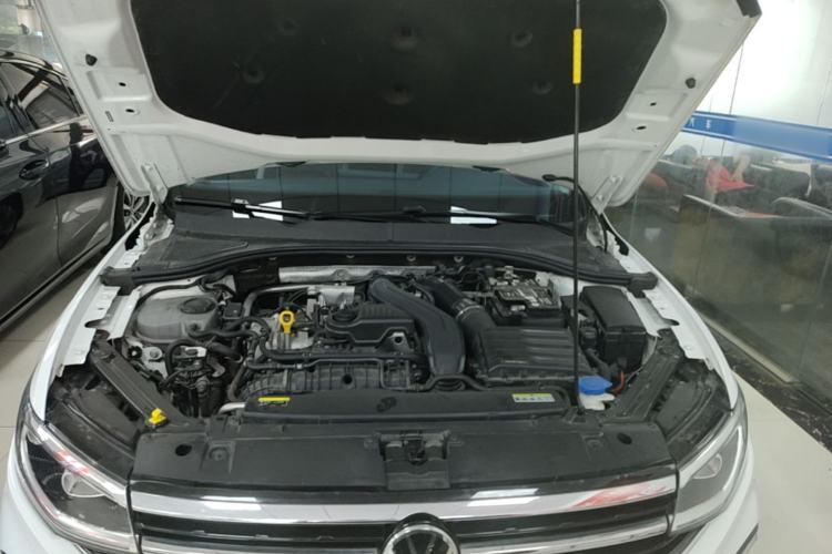 Used Volkswagen Bora 2023 300TSI DSG Prestige Edition Engine Bay