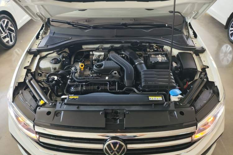 Used Volkswagen Bora 2023 300TSI DSG Prestige Edition Engine Bay