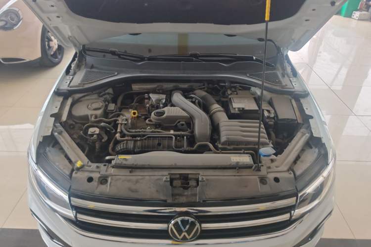 Used Volkswagen Bora 2023 300TSI DSG Prestige Edition Engine Bay