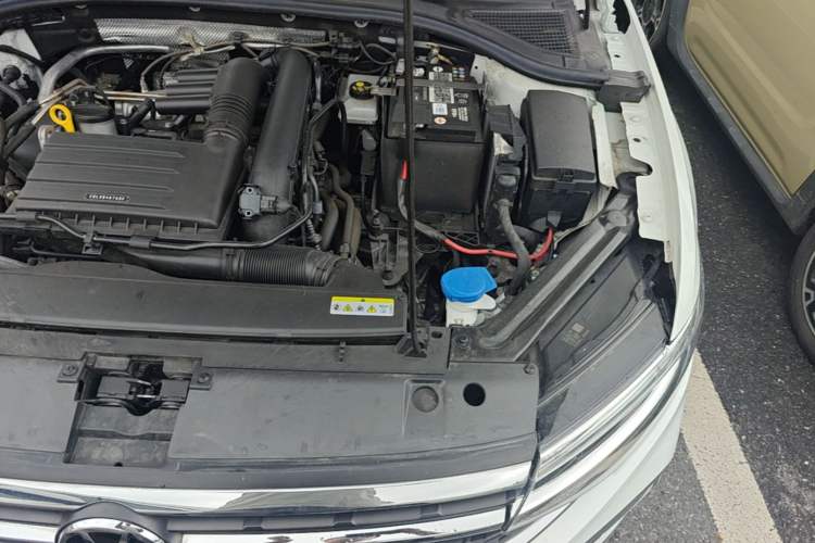 Used Volkswagen Bora 2023 200TSI DSG Comfort Edition Engine Bay Left