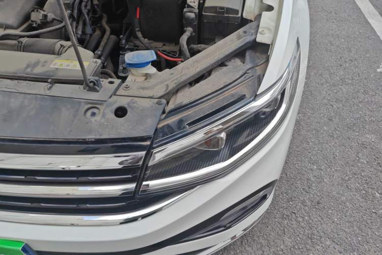 Used Volkswagen Bora 2023 200TSI DSG SmartDrive PRO Edition Engine Bay Left