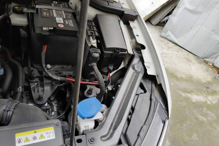 Used Volkswagen Bora 2023 200TSI DSG Enjoyment Edition Engine Bay Left