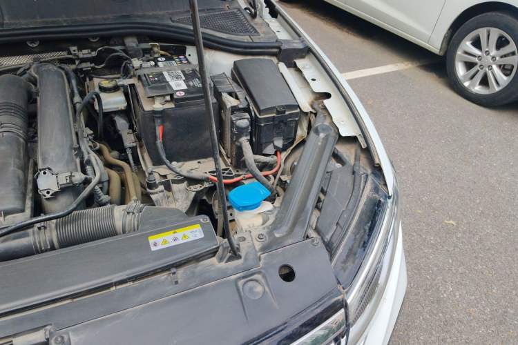 Used Volkswagen Bora 2023 280TSI DSG Prestige Edition Engine Bay Left