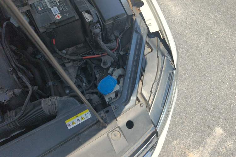 Used Volkswagen Bora 2023 280TSI DSG Prestige Edition Engine Bay Left