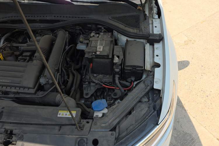 Used Volkswagen Bora 2023 Revised Version 200TSI DSG YueXing PRO Edition Engine Bay Left