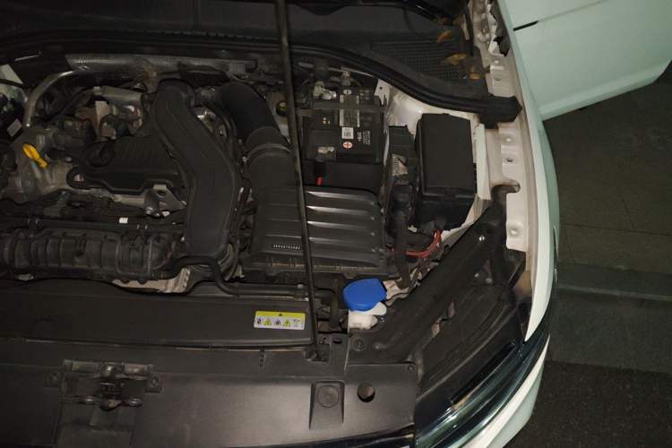Used Volkswagen Bora 2023 300TSI DSG Prestige Edition Engine Bay Left