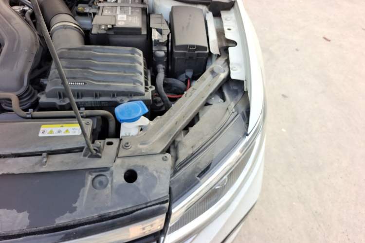 Used Volkswagen Bora 2023 300TSI DSG Prestige Edition Engine Bay Left