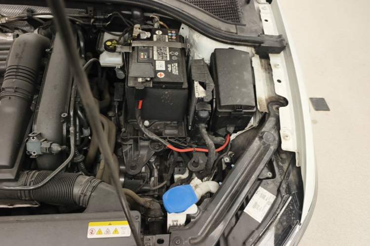 Used Volkswagen Bora 2023 200TSI DSG YueXing PRO Edition Engine Bay Left