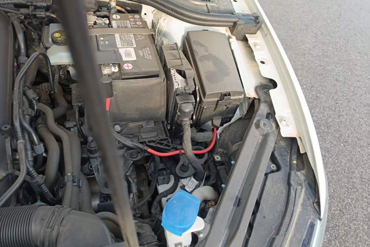 Used Volkswagen Bora 2023 200TSI DSG YueXing PRO Edition Engine Bay Left