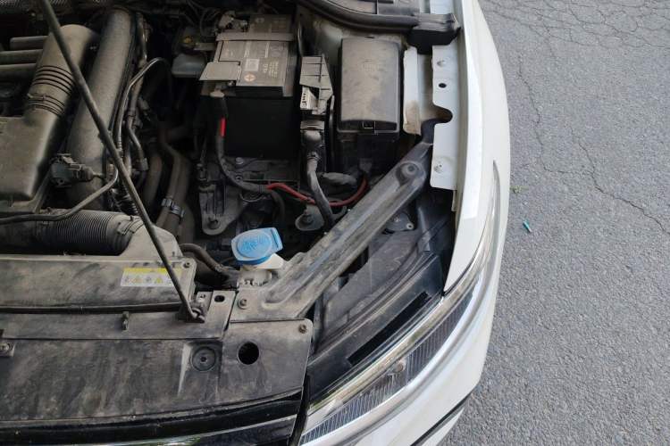 Used Volkswagen Bora 2023 280TSI DSG Prestige Edition Engine Bay Left