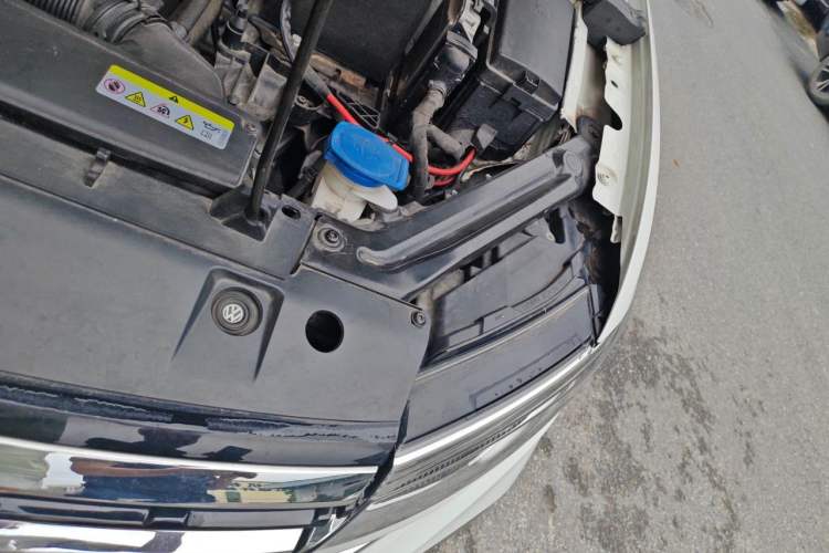 Used Volkswagen Bora 2023 200TSI DSG SmartDrive PRO Edition Engine Bay Left