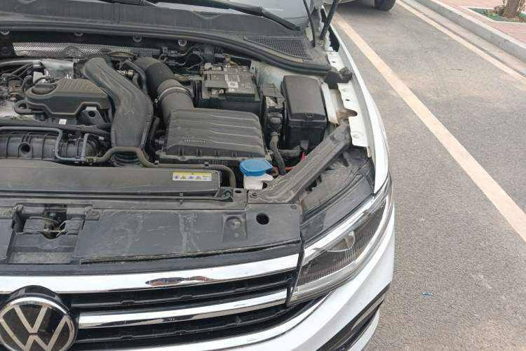 Used Volkswagen Bora 2023 300TSI DSG Prestige Edition Engine Bay Left