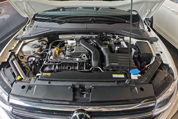 Used Volkswagen Bora 2023 300TSI DSG Prestige Edition Engine Bay