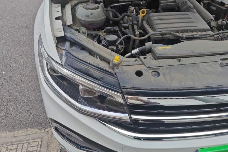Used Volkswagen Bora 2023 200TSI DSG SmartDrive PRO Edition Engine Bay Right