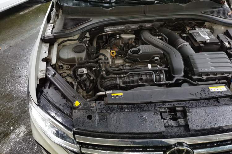Used Volkswagen Bora 2023 300TSI DSG Prestige Edition Engine Bay Right