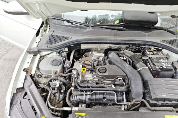 Used Volkswagen Bora 2023 300TSI DSG Prestige Edition Engine Bay Right