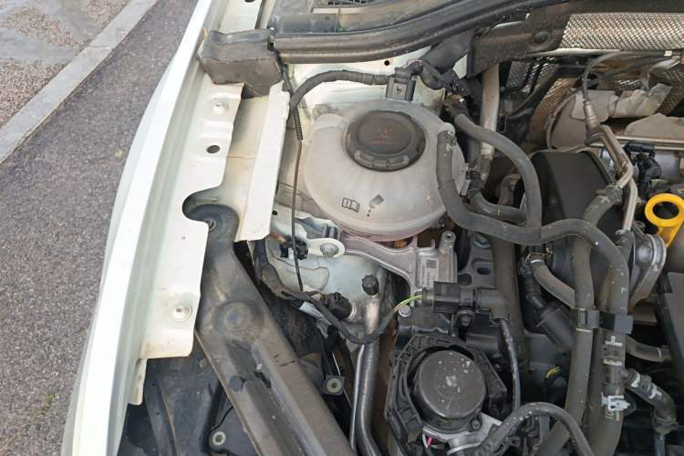 Used Volkswagen Bora 2023 200TSI DSG YueXing PRO Edition Engine Bay Right