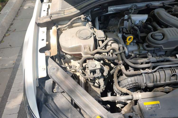 Used Volkswagen Bora 2023 300TSI DSG Prestige Edition Engine Bay Right