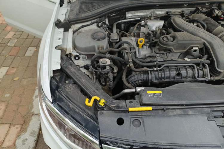 Used Volkswagen Bora 2023 300TSI DSG Prestige Edition Engine Bay Right