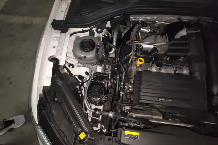Used Volkswagen Bora 2023 200TSI DSG YueXing PRO Edition Engine Bay Right