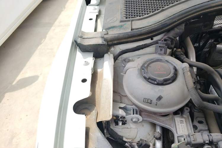 Used Volkswagen Bora 2023 200TSI DSG YueXing PRO Edition Engine Bay Right