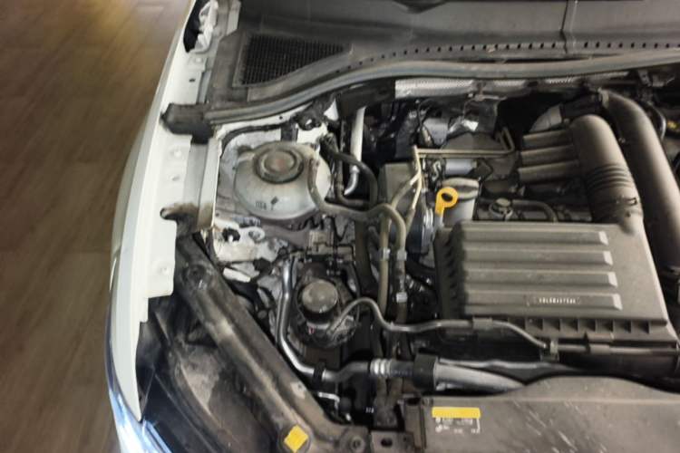 Used Volkswagen Bora 2023 200TSI DSG YueXing PRO Edition Engine Bay Right