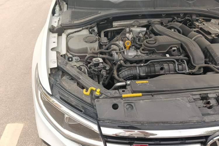 Used Volkswagen Bora 2023 300TSI DSG Prestige Edition Engine Bay Right