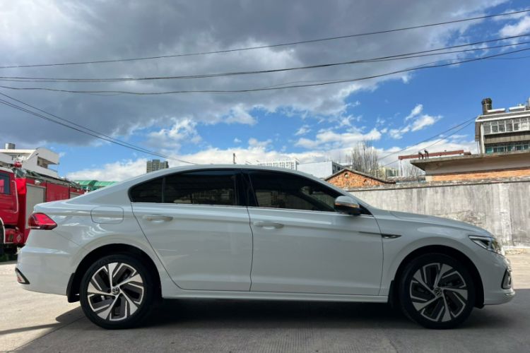 Used Volkswagen Bora 2023 300TSI DSG Prestige Edition Exterior 1