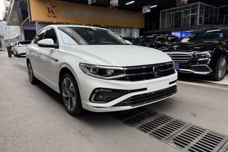 Used Volkswagen Bora 2023 300TSI DSG Prestige Edition Exterior 1