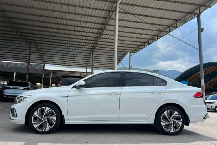 Used Volkswagen Bora 2023 300TSI DSG Prestige Edition Exterior 2