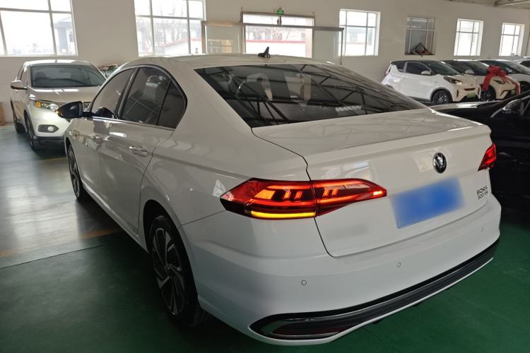 Used Volkswagen Bora 2023 300TSI DSG Prestige Edition Exterior 2