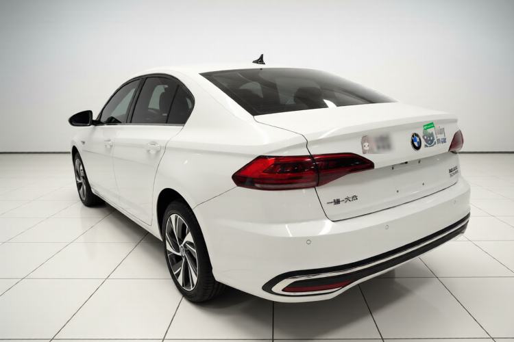 Used Volkswagen Bora 2023 300TSI DSG Prestige Edition Exterior 3