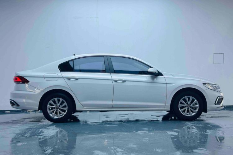 Used Volkswagen Bora 2023 1.5L Automatic Changer Limited Edition Exterior 3