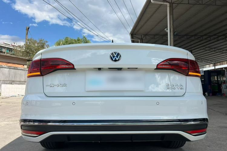 Used Volkswagen Bora 2023 300TSI DSG Prestige Edition Exterior 5