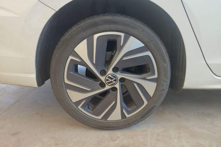 Used Volkswagen Bora 2023 300TSI DSG Prestige Edition Exterior 5