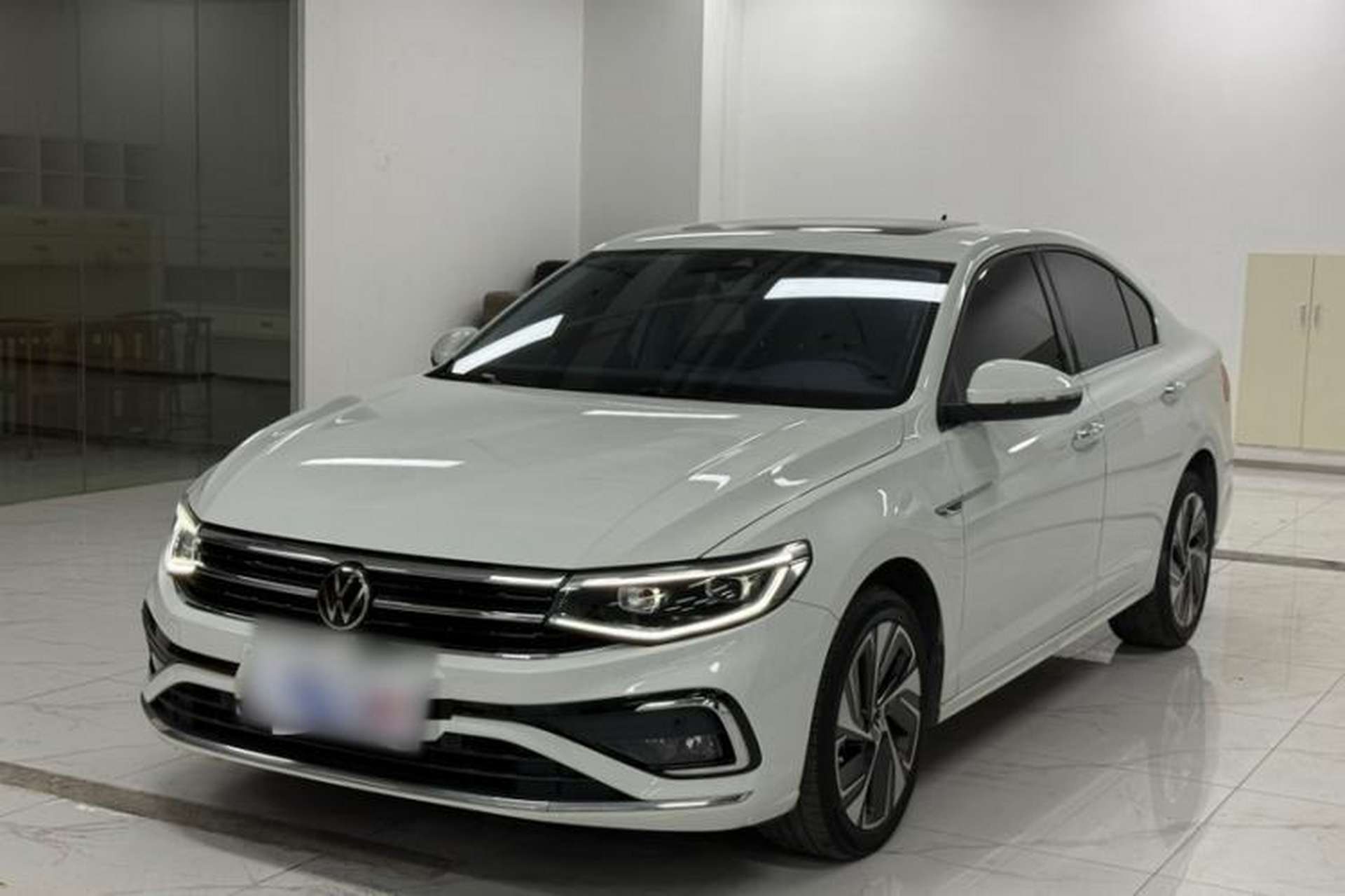 Used Volkswagen Bora 2023 280TSI DSG Prestige Edition Front Left 45 Deg