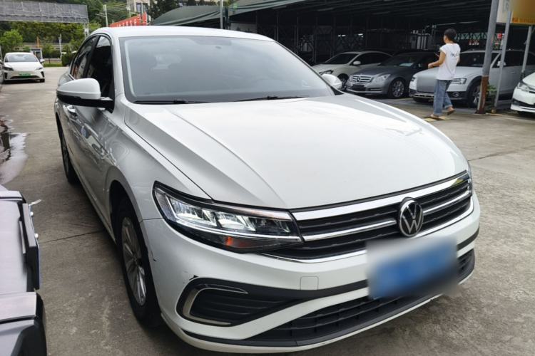 Used Volkswagen Bora 2023 200TSI DSG Comfort Edition Front Right 45 Deg