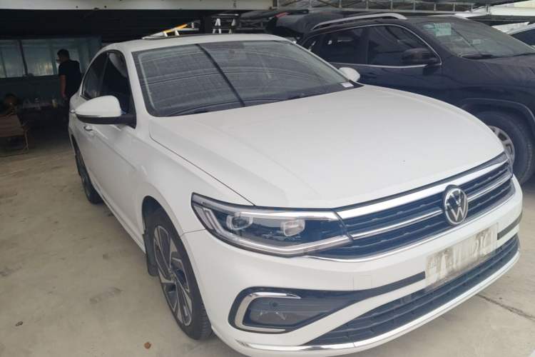 Used Volkswagen Bora 2023 200TSI DSG Smart Drive Version Front Right 45 Deg