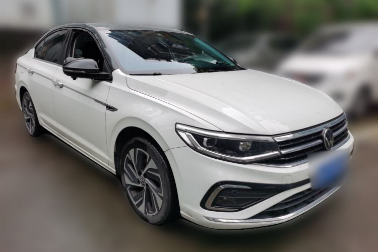 Used Volkswagen Bora 2023 300TSI DSG Prestige Edition Front Right 45 Deg