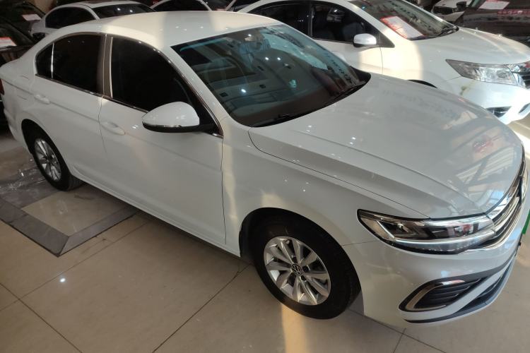 Used Volkswagen Bora 2023 200TSI Manual Comfort Edition Front Right 45 Deg