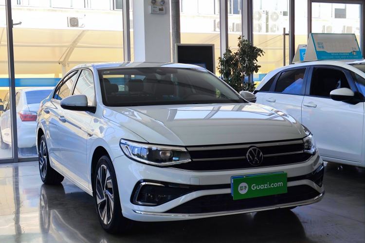 Used Volkswagen Bora 2023 300TSI DSG Prestige Edition Front Right 45 Deg